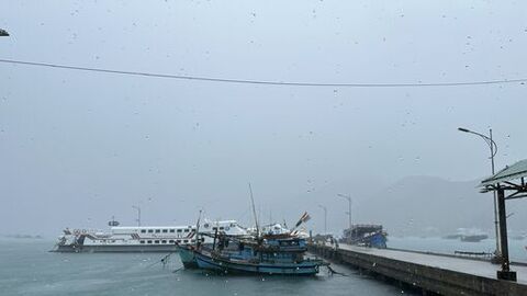 Chủ động ứng phó áp thấp nhiệt đới gần Biển Đông