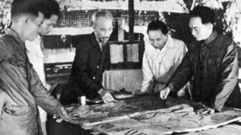 Bác Hồ ở chiến khu