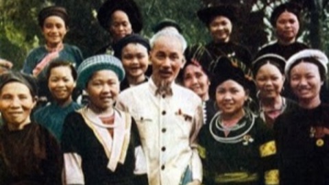 Núi rừng ơn Đảng ơn Bác Hồ