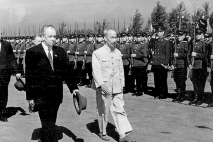 Bác Hồ với nước Nga