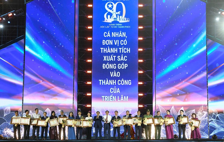 Thủ tướng: Triển lãm 80 năm đã thành công rực rỡ, vượt kỳ vọng- Ảnh 4.