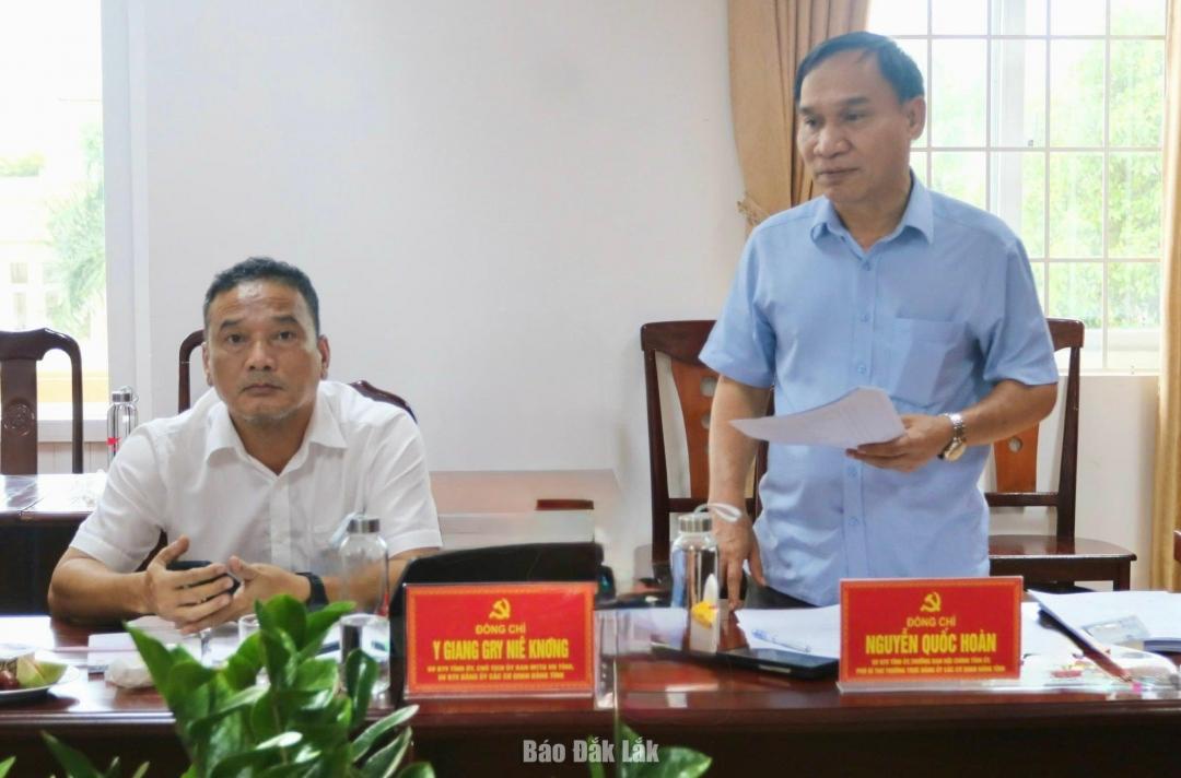 Đồng chí Nguyễn Quốc Hoàn, Ủy viên Ban Thường vụ Tỉnh ủy, Trưởng ban Tổ chức Tỉnh ủy, Phó Bí thư Thường trực Đảng ủy Các cơ quan Đảng tỉnh tham gia ý kiến tại hội nghị.